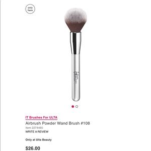 It cosmetics powder brush